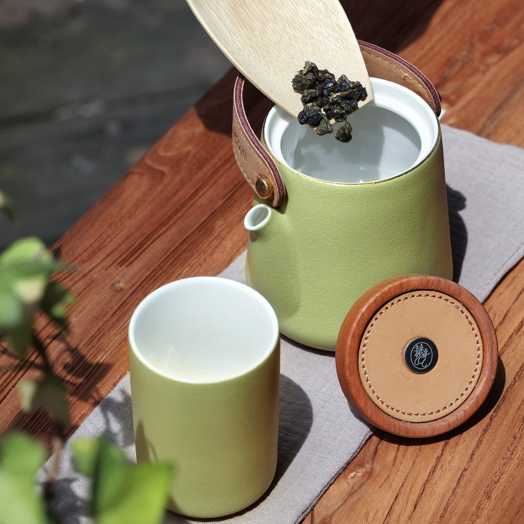 Stylish Teapot Set for One-Fashionable Leather Exclusive Tea Set 5