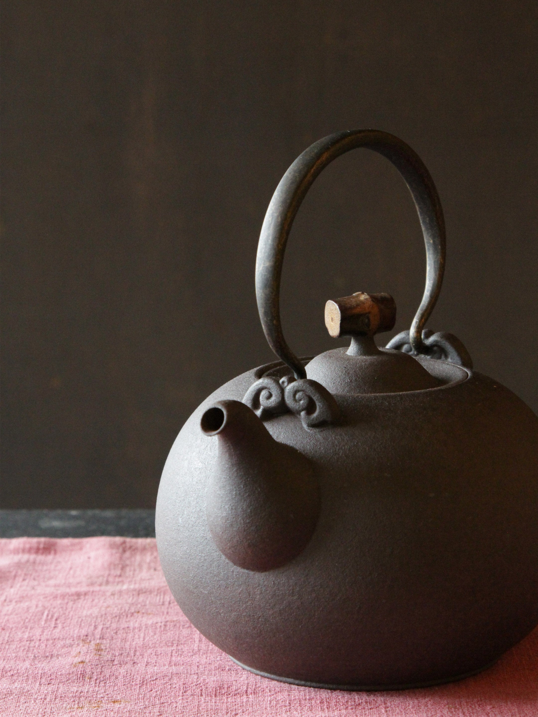 Black Ceramic Loop Handle Tea Water Kettle & 220V Electric Stove for Gongfu Tea  Kettle & Stove Set - Dragon Tea House